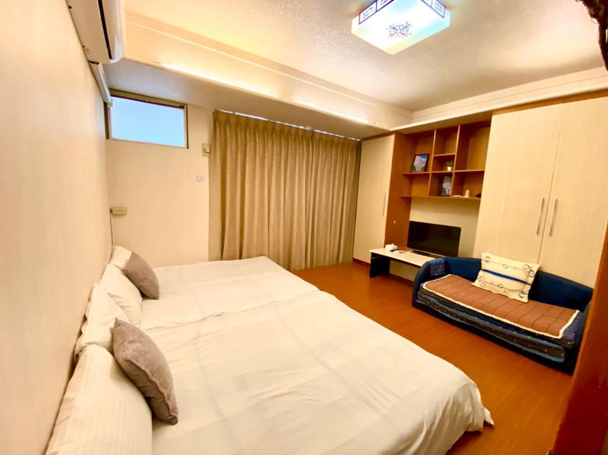 Ferienwohnung Fengjia Pig'S House Taichung Exterior foto